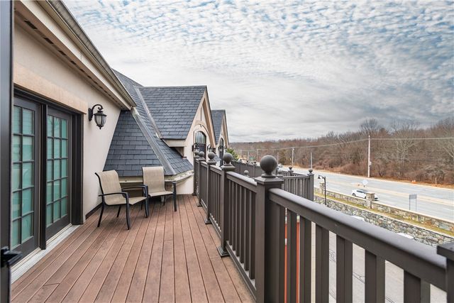 1000 Chapel View Boulevard 312, Cranston, RI 02920