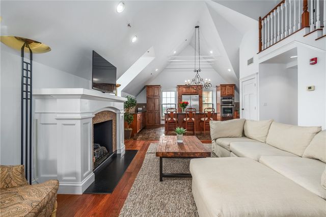 1000 Chapel View Boulevard 312, Cranston, RI 02920