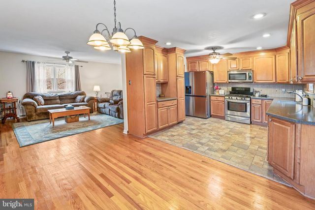 29 NICHOLAS DR, Pennsville, NJ 08070