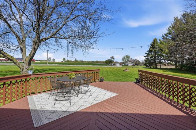 6715 Forest Park Drive, Deforest, WI 53532