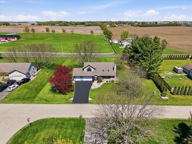 6715 Forest Park Drive, Deforest, WI 53532