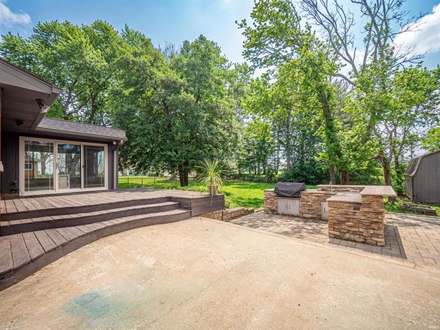 2267 Cherry Lane, Evansville, IN 47725