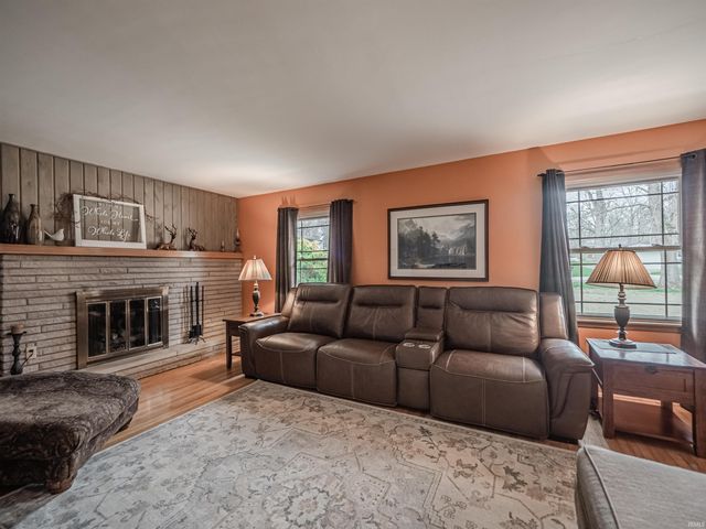 2267 Cherry Lane, Evansville, IN 47725