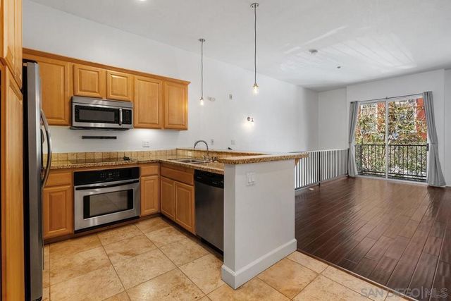 1918 Columbia 1, San Diego, CA 92101