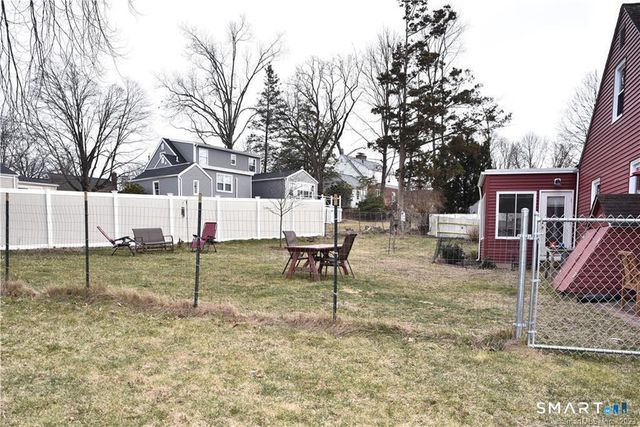 32 Barton Circle, North Haven, CT 06473
