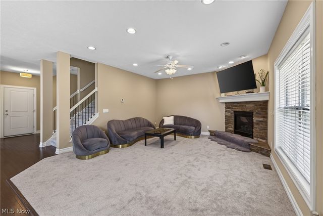 483 S Marigold Lane, Kent, OH 44240