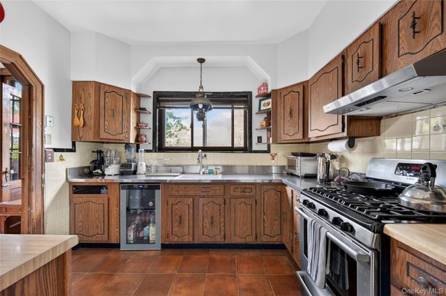47-30 188th Street, Flushing, NY 11358