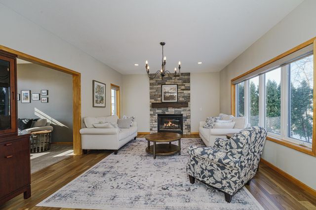 9460 138th Street W, Savage, MN 55378