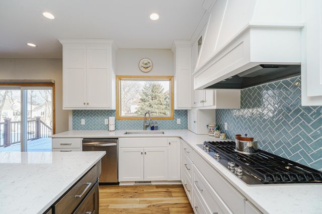 9460 138th Street W, Savage, MN 55378