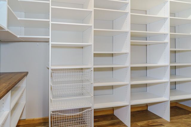 9460 138th Street W, Savage, MN 55378