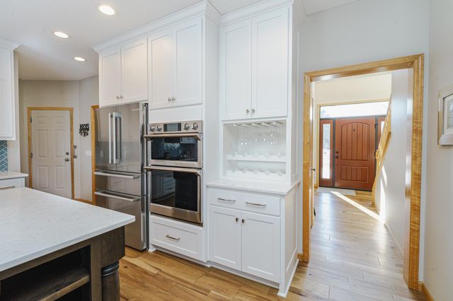 9460 138th Street W, Savage, MN 55378