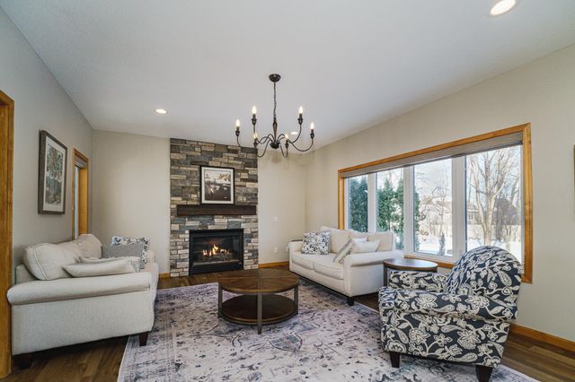 9460 138th Street W, Savage, MN 55378