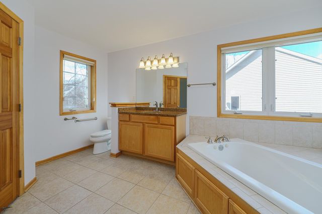 9460 138th Street W, Savage, MN 55378