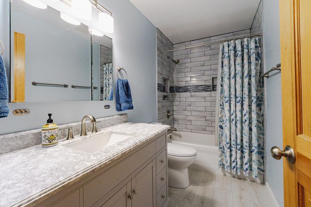 9460 138th Street W, Savage, MN 55378