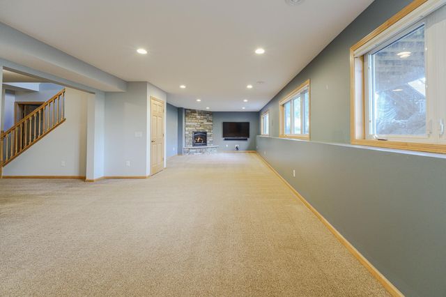 9460 138th Street W, Savage, MN 55378