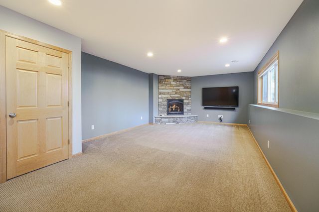 9460 138th Street W, Savage, MN 55378