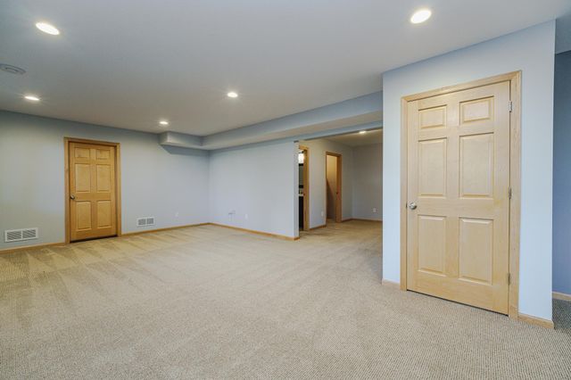 9460 138th Street W, Savage, MN 55378