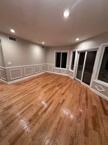 1522 Vfw Parkway 402, Boston, MA 02132