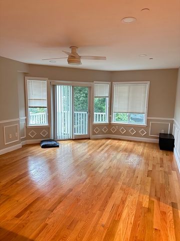 1522 Vfw Parkway 402, Boston, MA 02132