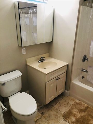 1522 Vfw Parkway 402, Boston, MA 02132