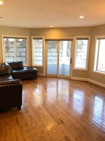 1522 Vfw Parkway 402, Boston, MA 02132