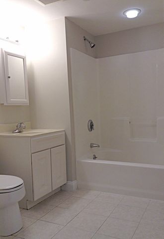1522 Vfw Parkway 402, Boston, MA 02132