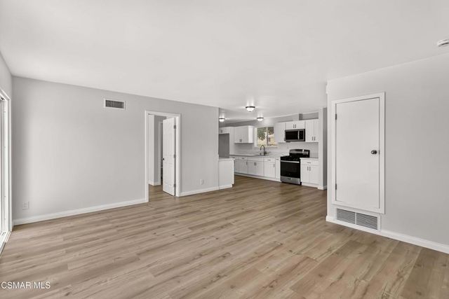 2233 Caldwell Avenue, Simi Valley, CA 93065