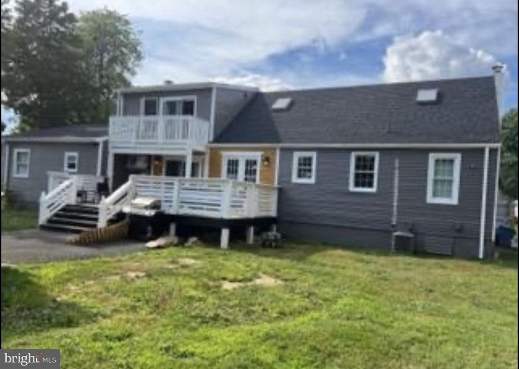 1039 CLINTON AVE, Bensalem, PA 19020