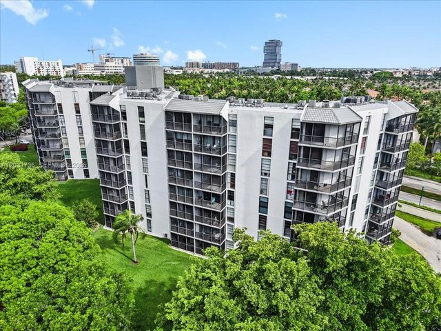 3101 N Country Club Drive 209, Aventura, FL 33180