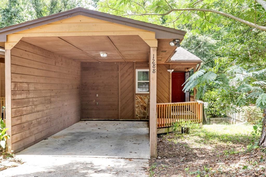 1288 Cross Creek Circle, Tallahassee, FL 32301