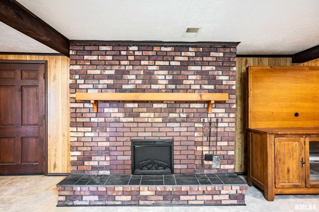 1521 S MAIN Street, Carterville, IL 62918