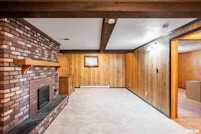 1521 S MAIN Street, Carterville, IL 62918