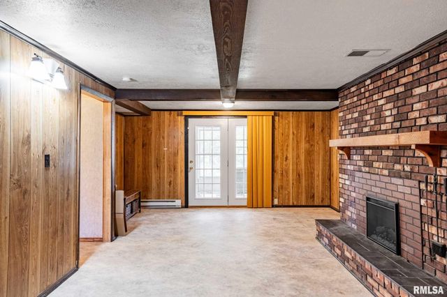 1521 S MAIN Street, Carterville, IL 62918