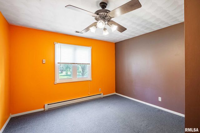 1521 S MAIN Street, Carterville, IL 62918