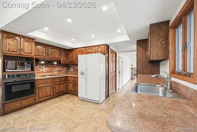 5030 Stellar Road, Shelby Twp, MI 48316