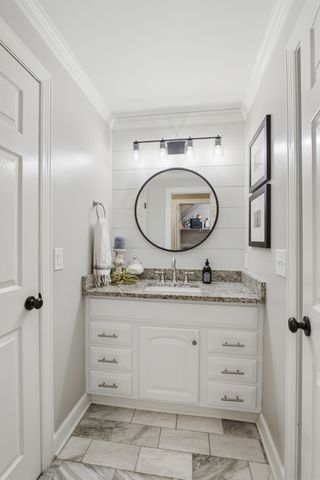 8 Sharonwood Dr, Nashville, TN 37215