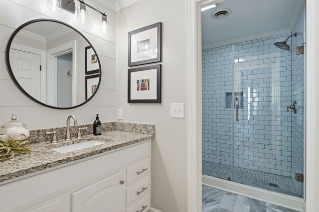 8 Sharonwood Dr, Nashville, TN 37215