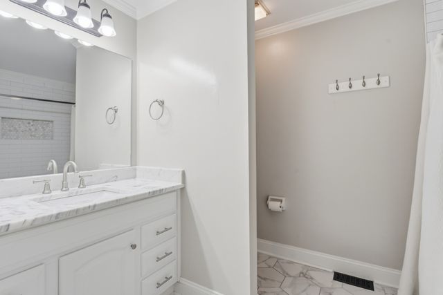8 Sharonwood Dr, Nashville, TN 37215