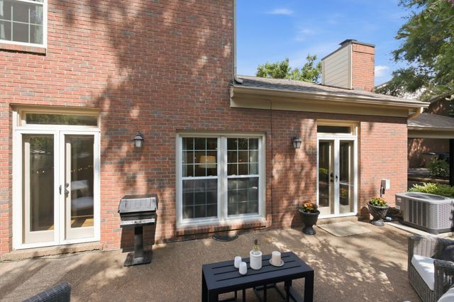 8 Sharonwood Dr, Nashville, TN 37215