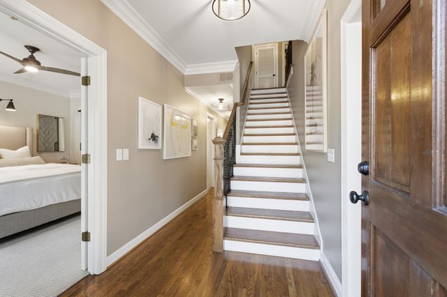 8 Sharonwood Dr, Nashville, TN 37215