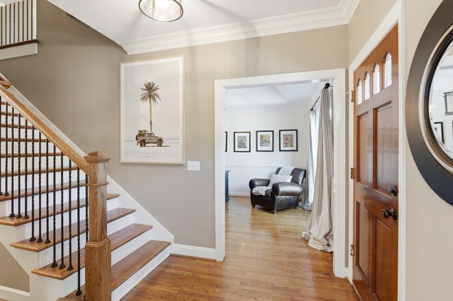 8 Sharonwood Dr, Nashville, TN 37215