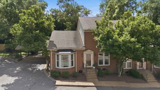 8 Sharonwood Dr, Nashville, TN 37215