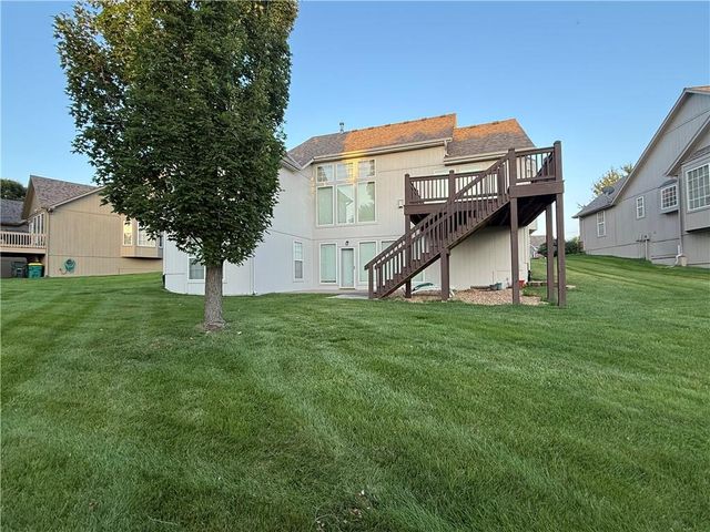 2722 S Brentwood Drive, Independence, MO 64055