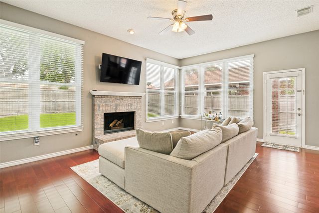 7013 Lo Chalmers Lane, Garland, TX 75043