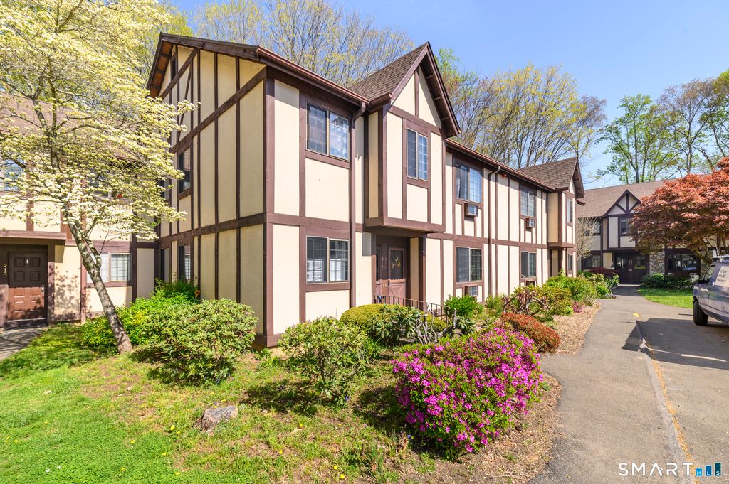 217 Foxwood Lane 217, Milford, CT 06461