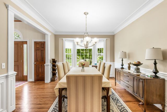 1211 Ashbury Lane, Libertyville, IL 60048