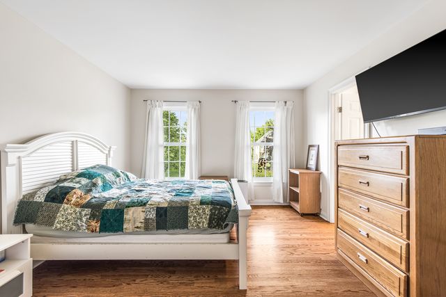 1211 Ashbury Lane, Libertyville, IL 60048