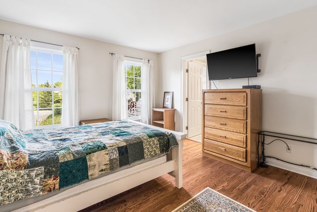 1211 Ashbury Lane, Libertyville, IL 60048