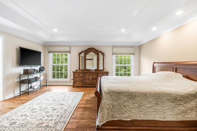 1211 Ashbury Lane, Libertyville, IL 60048