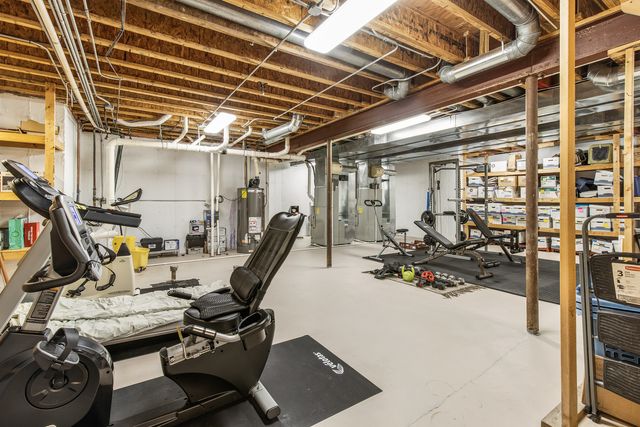 1211 Ashbury Lane, Libertyville, IL 60048